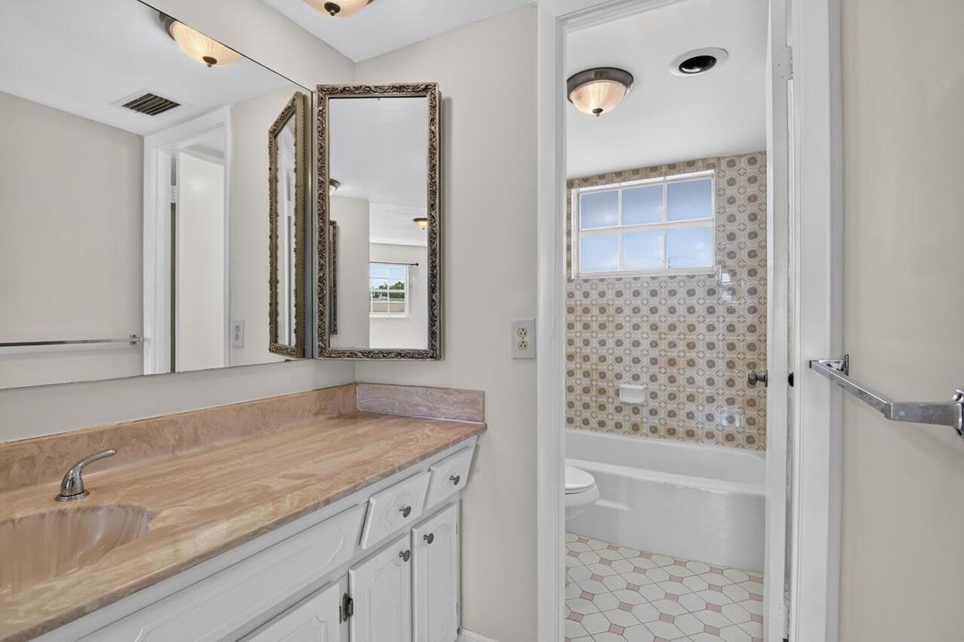 31-4140-NW-44th-Ave-31-