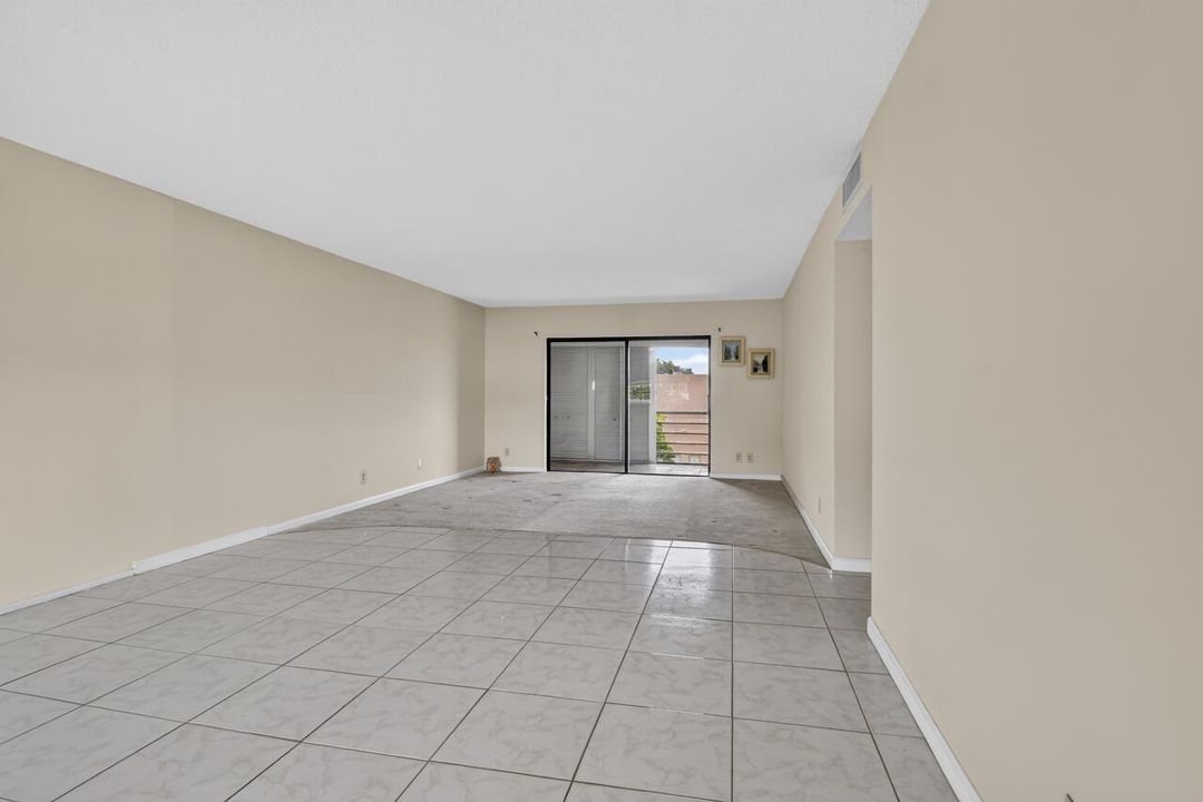 13-4140-NW-44th-Ave-13-