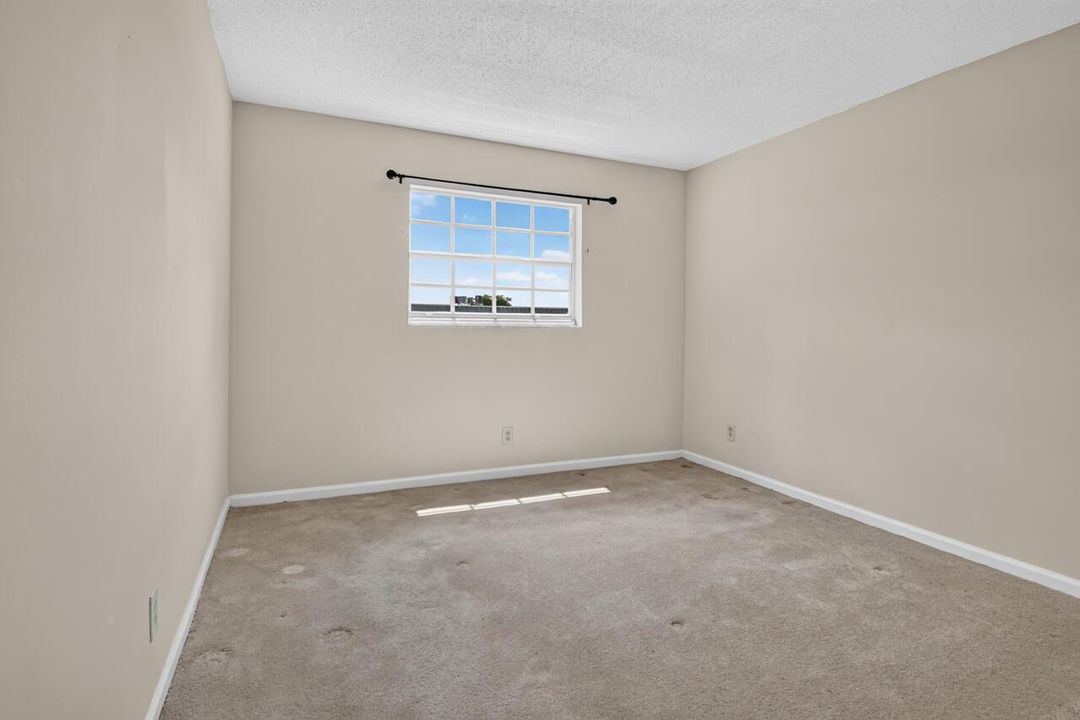 27-4140-NW-44th-Ave-27-PRIMARY