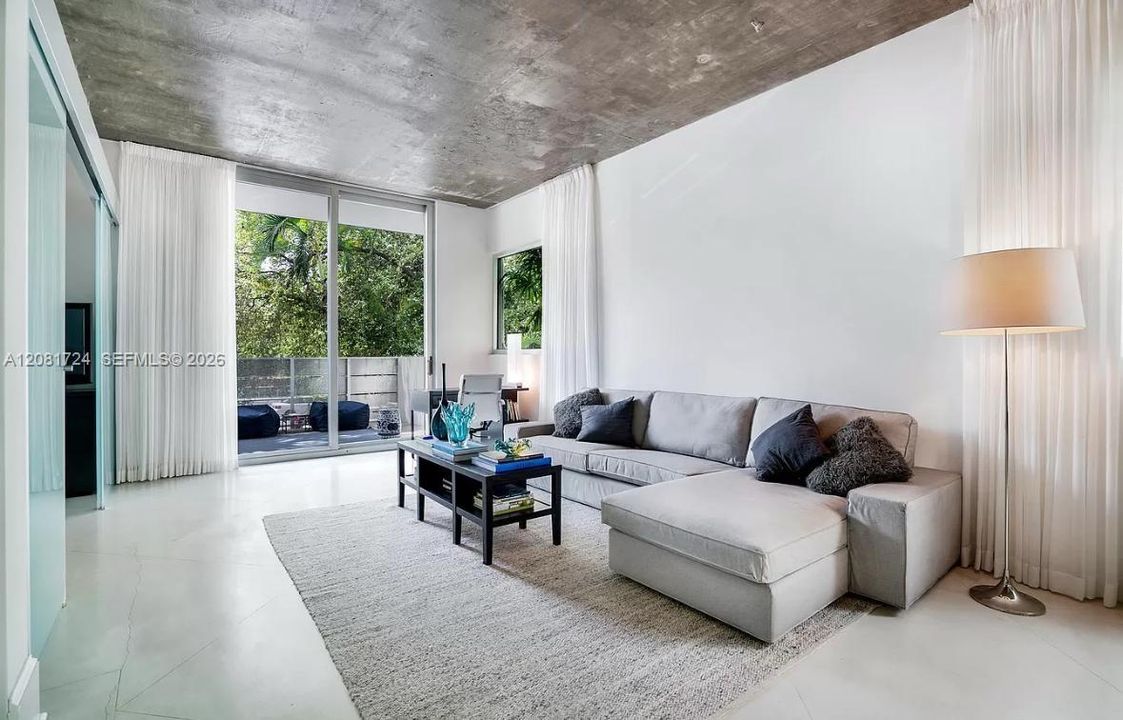 For Rent: $4,650 (2 beds, 2 baths, 1025 Square Feet)