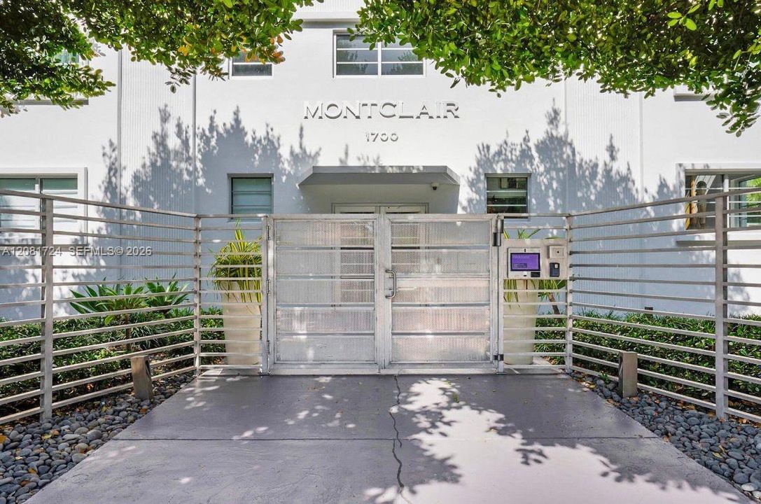 For Rent: $4,650 (2 beds, 2 baths, 1025 Square Feet)