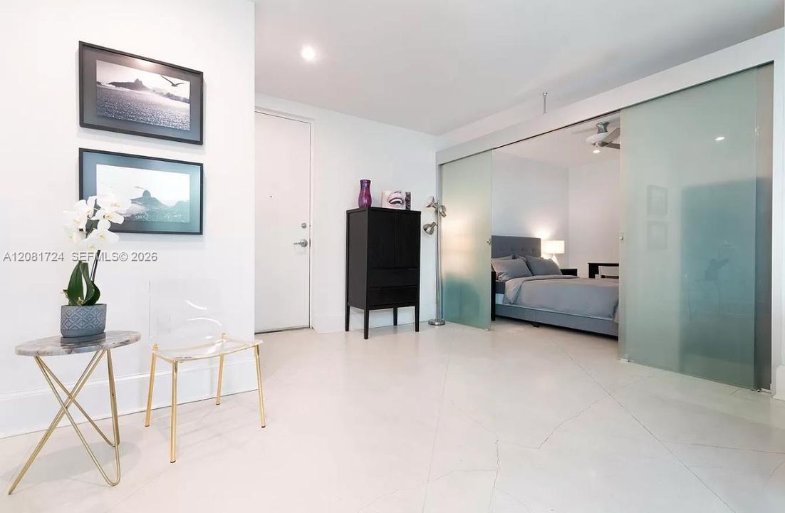 For Rent: $4,650 (2 beds, 2 baths, 1025 Square Feet)
