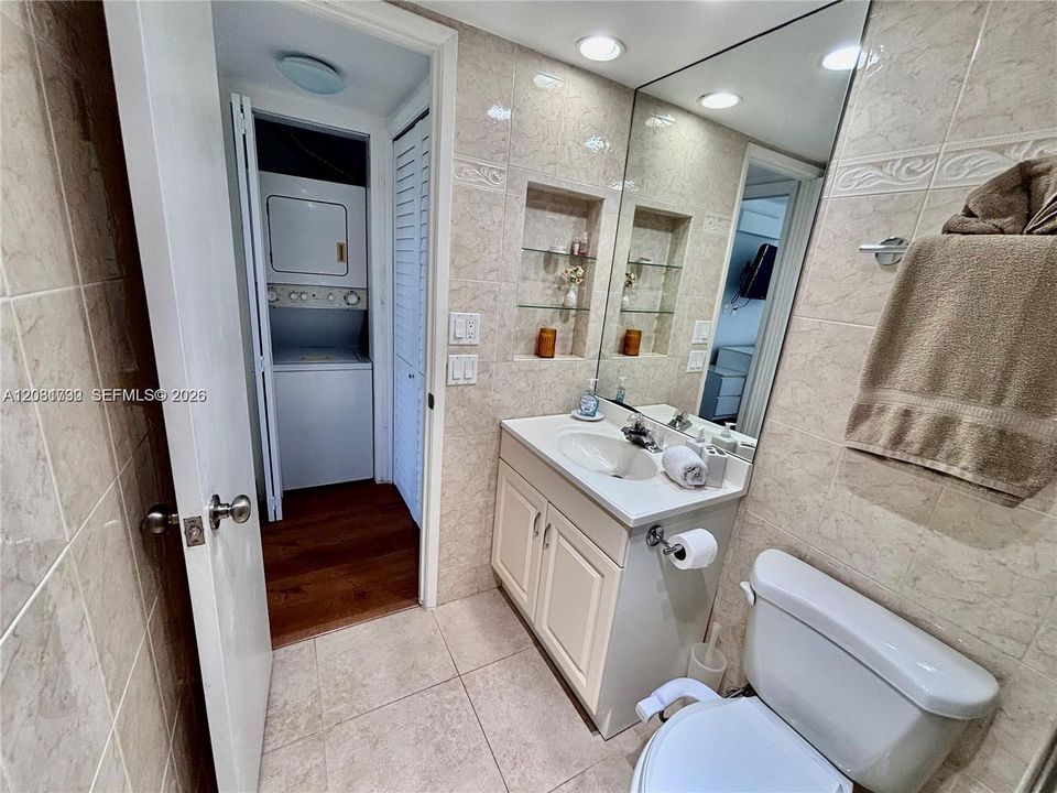 В аренду: $2,500 (2 спален, 2 ванн, 1064 Квадратных фут)