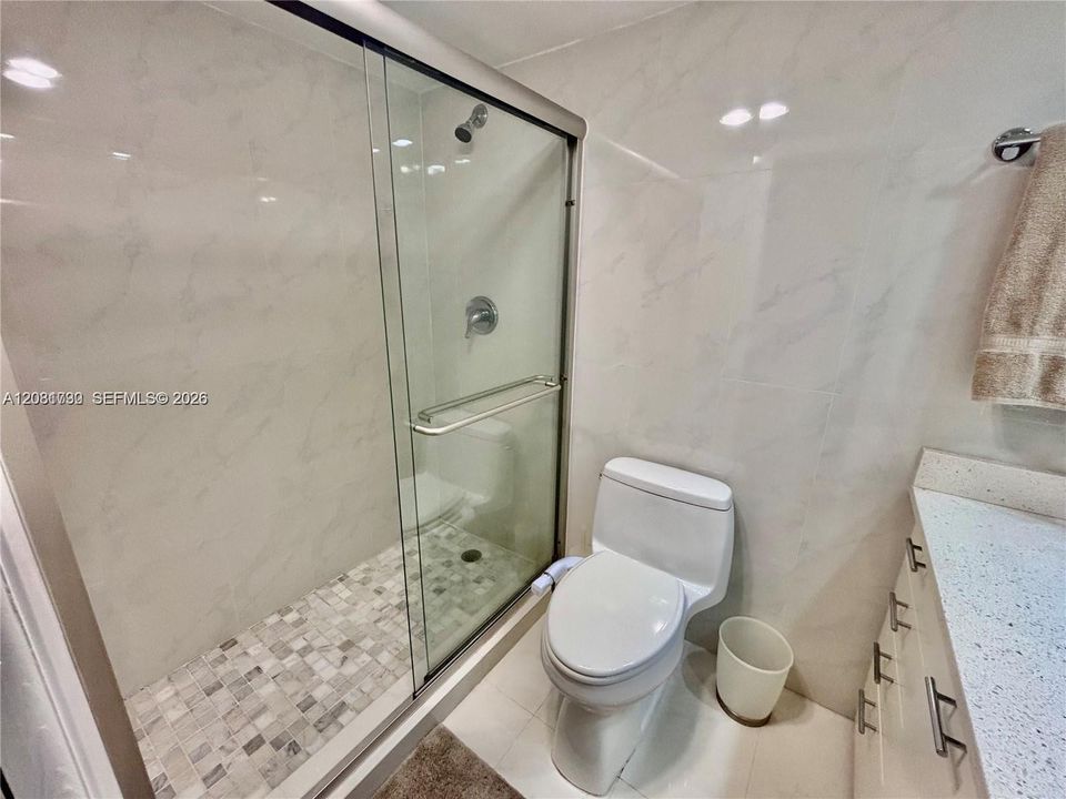 В аренду: $2,500 (2 спален, 2 ванн, 1064 Квадратных фут)