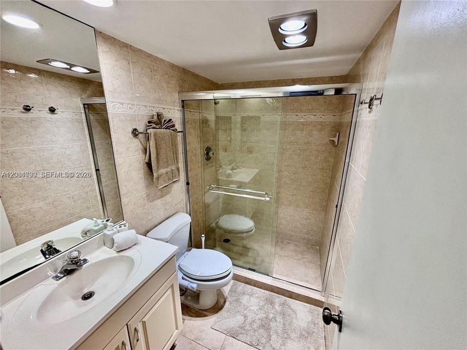 В аренду: $2,500 (2 спален, 2 ванн, 1064 Квадратных фут)