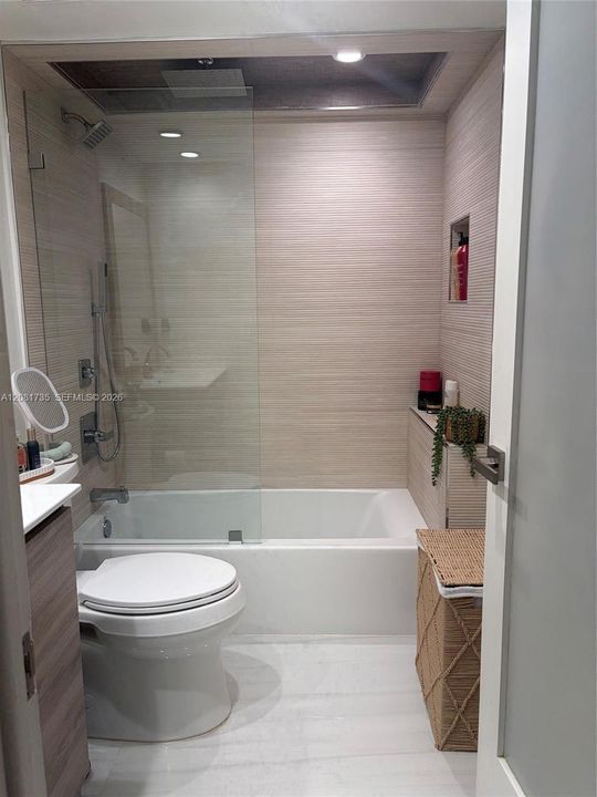 For Sale: $444,000 (2 beds, 2 baths, 1150 Square Feet)