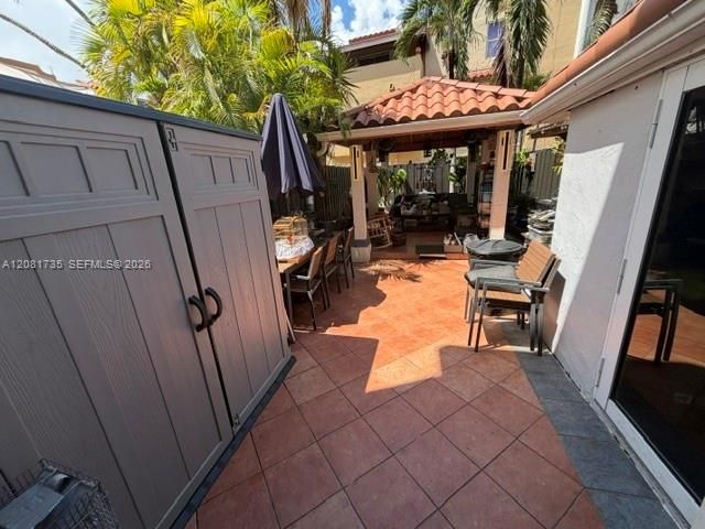 For Sale: $444,000 (2 beds, 2 baths, 1150 Square Feet)