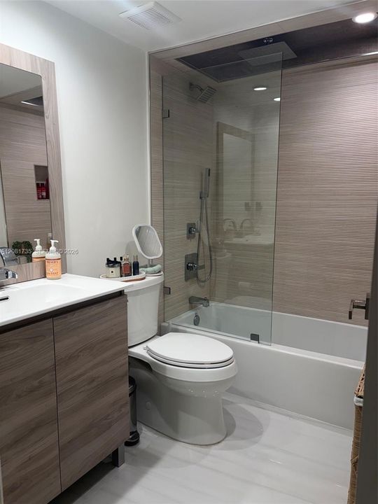 For Sale: $444,000 (2 beds, 2 baths, 1150 Square Feet)