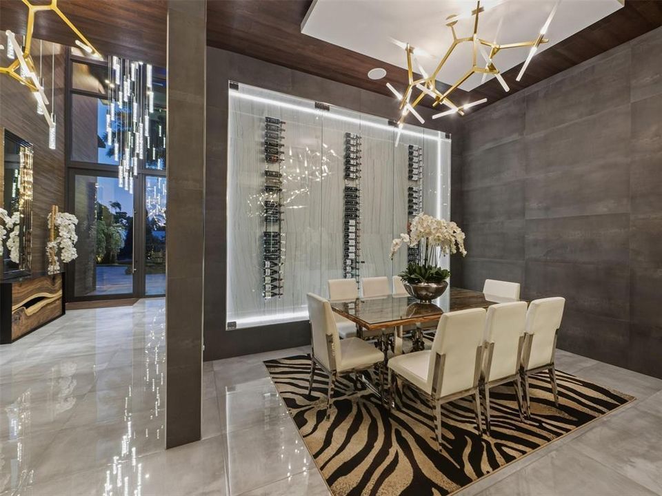 wall wine dining