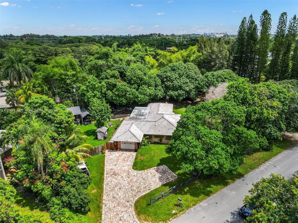 На продажу: $990,000 (4 спален, 2 ванн, 1608 Квадратных фут)