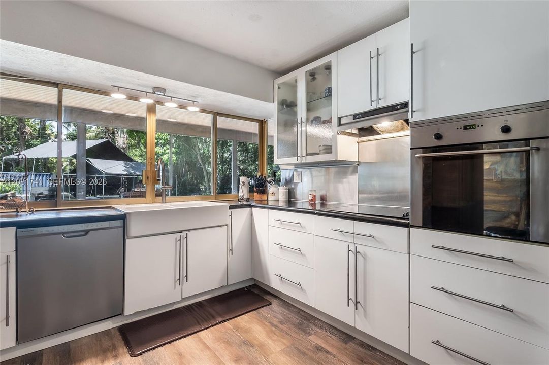 На продажу: $990,000 (4 спален, 2 ванн, 1608 Квадратных фут)