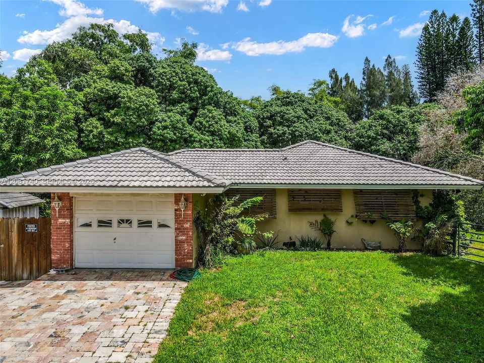 На продажу: $990,000 (4 спален, 2 ванн, 1608 Квадратных фут)