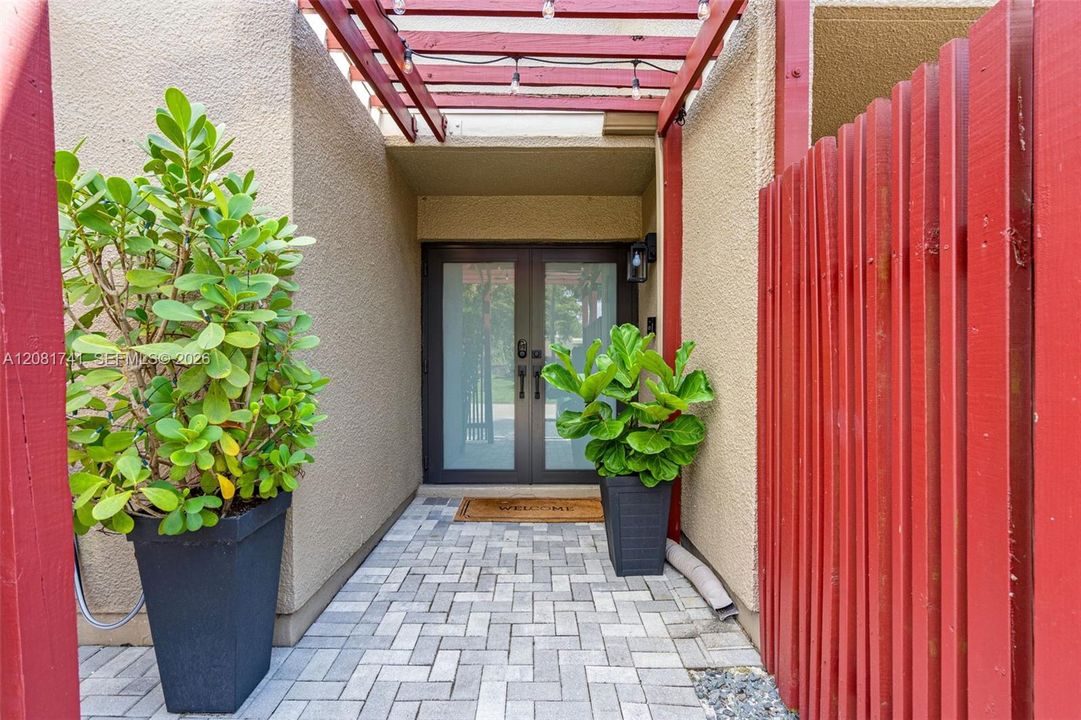 На продажу: $435,000 (2 спален, 2 ванн, 1318 Квадратных фут)
