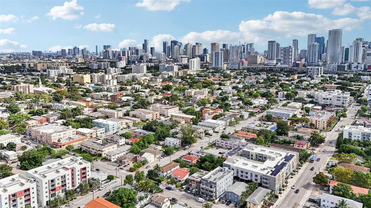 На продажу: $895,000 (0 спален, 0 ванн, 2012 Квадратных фут)