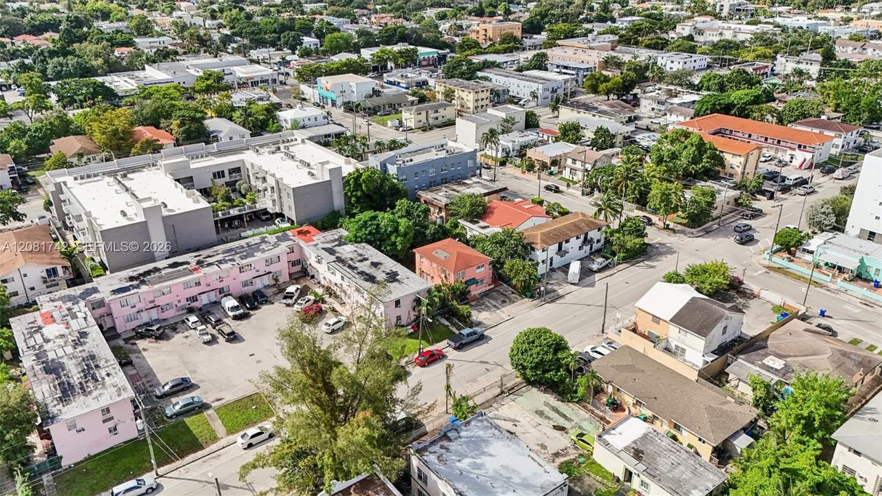 На продажу: $895,000 (0 спален, 0 ванн, 2012 Квадратных фут)