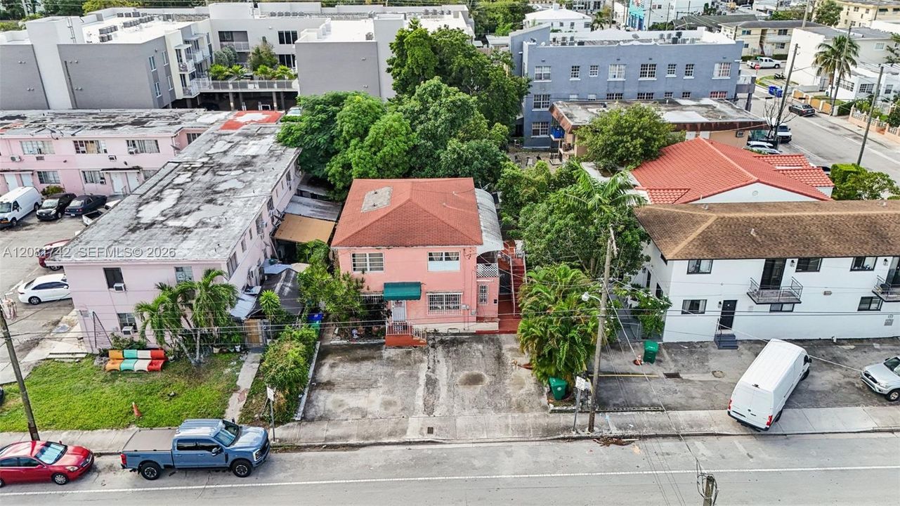 На продажу: $895,000 (0 спален, 0 ванн, 2012 Квадратных фут)