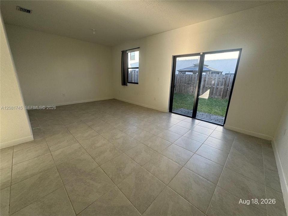 En Venta: $390,000 (3 camas, 2 baños, 1695 Pies cuadrados)