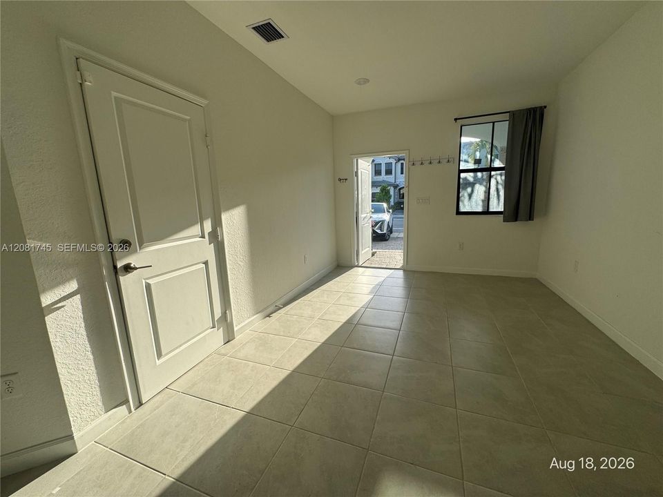 En Venta: $390,000 (3 camas, 2 baños, 1695 Pies cuadrados)