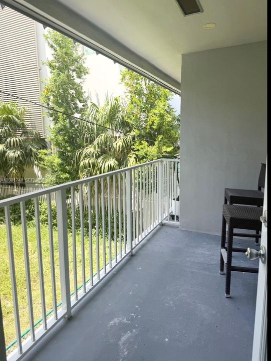 For Rent: $2,800 (1 beds, 1 baths, 685 Square Feet)