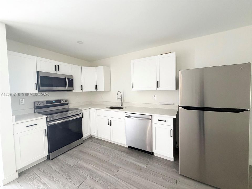 For Rent: $2,800 (1 beds, 1 baths, 685 Square Feet)