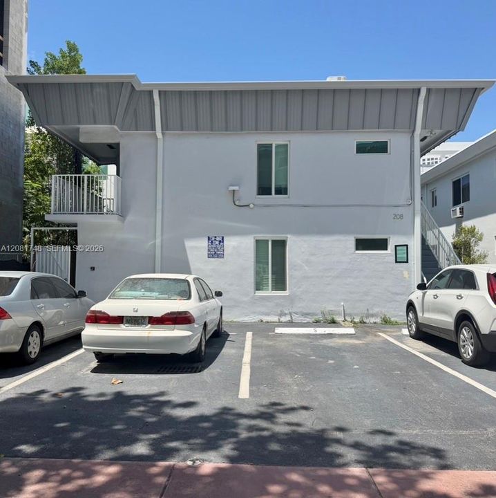 For Rent: $2,800 (1 beds, 1 baths, 685 Square Feet)