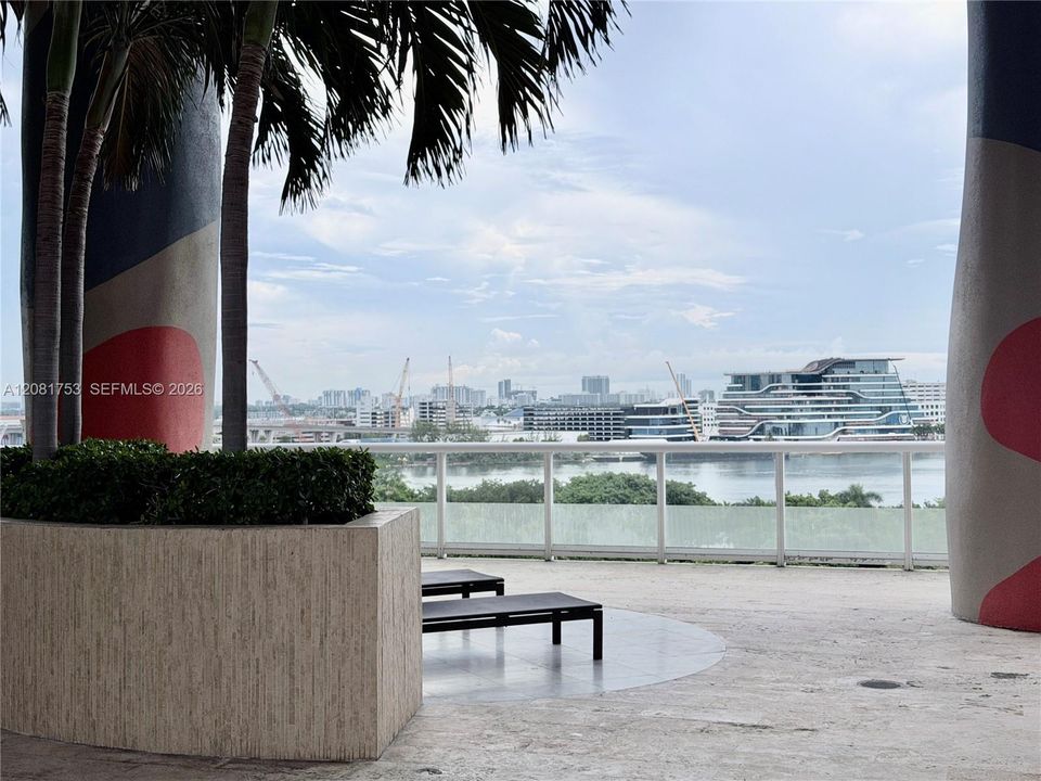 На продажу: $650,000 (2 спален, 2 ванн, 1256 Квадратных фут)