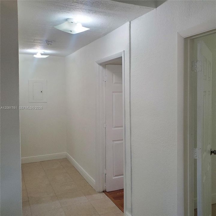 En Venta: $685,000 (5 camas, 2 baños, 1226 Pies cuadrados)