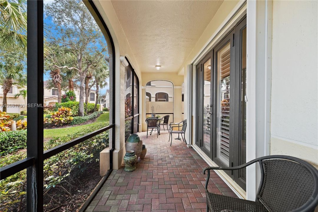 For Sale: $600,000 (3 beds, 2 baths, 1600 Square Feet)