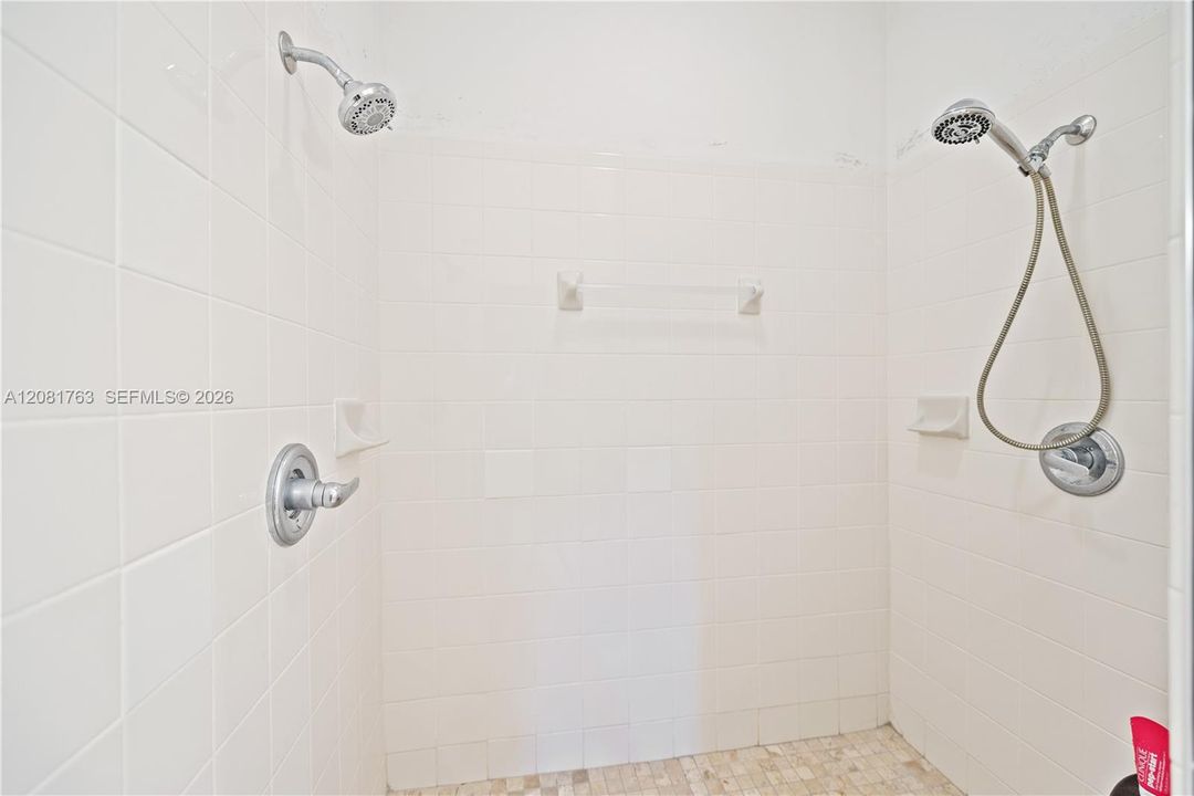 For Sale: $600,000 (3 beds, 2 baths, 1600 Square Feet)