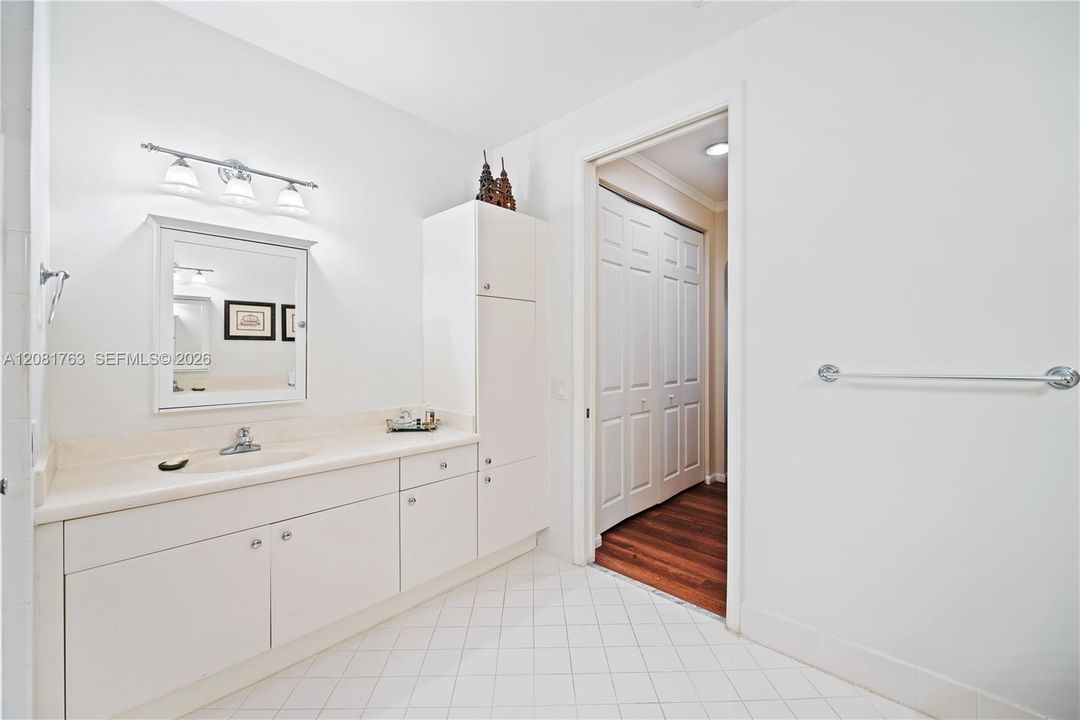 For Sale: $600,000 (3 beds, 2 baths, 1600 Square Feet)
