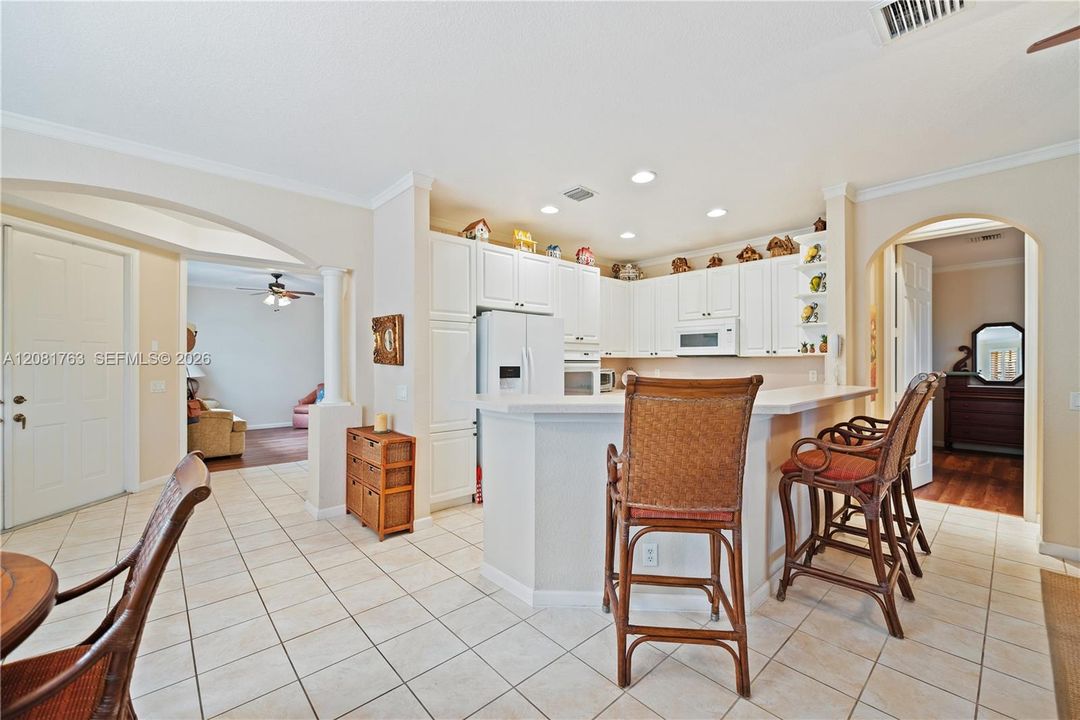 For Sale: $600,000 (3 beds, 2 baths, 1600 Square Feet)