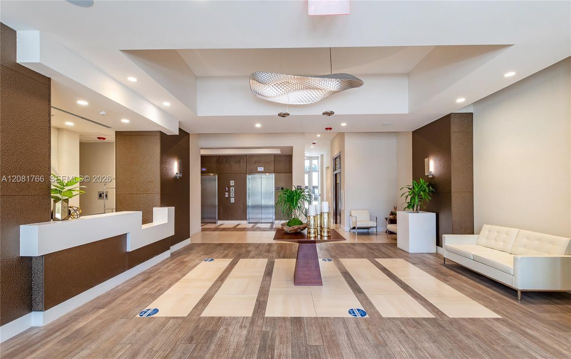 В аренду: $3,100 (2 спален, 2 ванн, 1049 Квадратных фут)