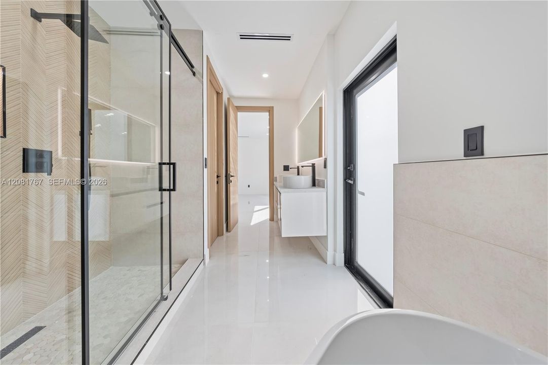 В аренду: $13,000 (4 спален, 4 ванн, 2992 Квадратных фут)
