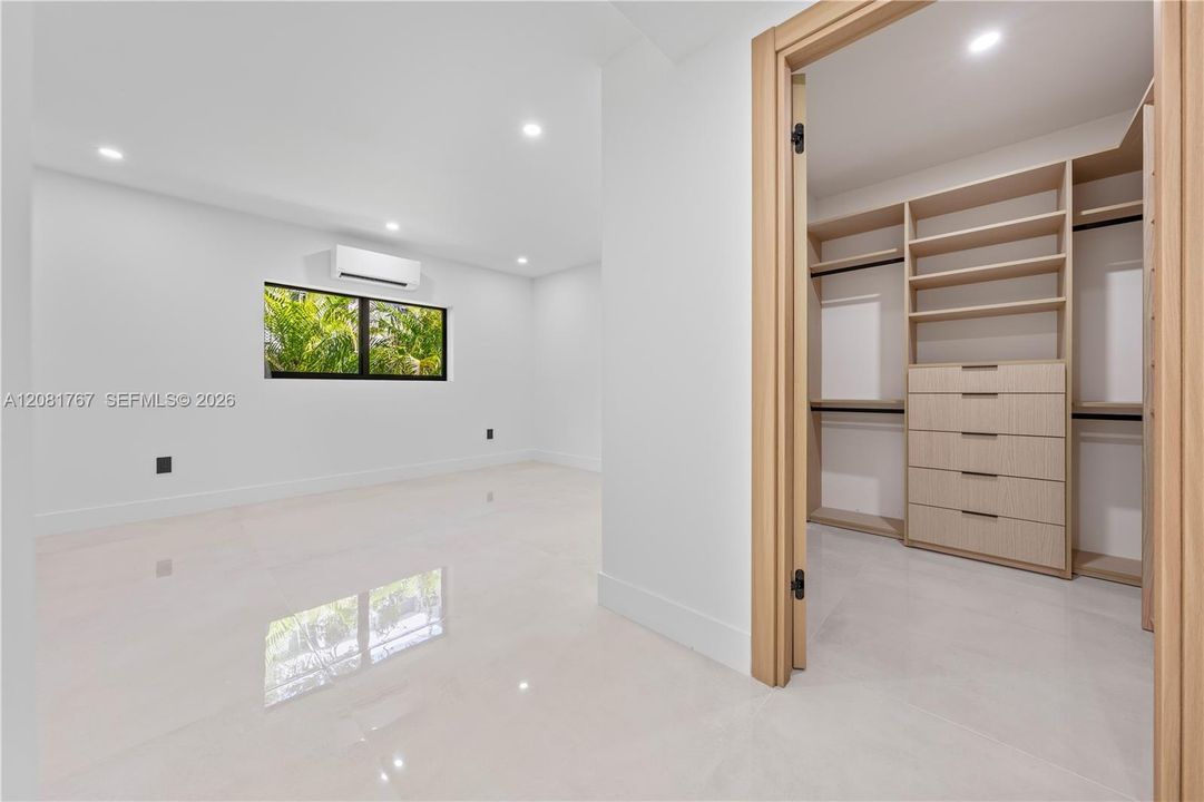 В аренду: $13,000 (4 спален, 4 ванн, 2992 Квадратных фут)