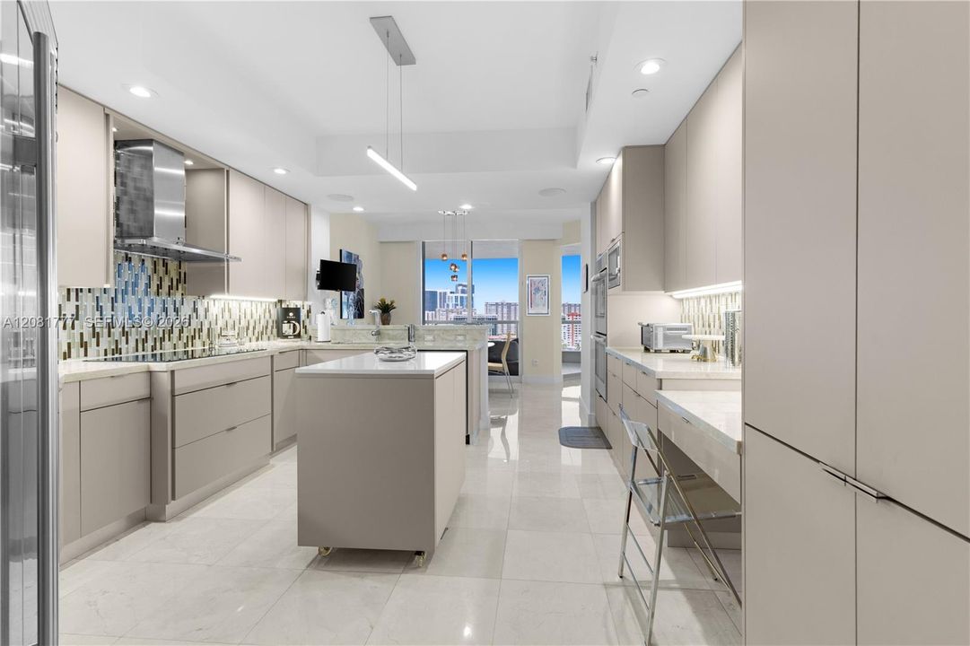 For Sale: $1,999,000 (3 beds, 3 baths, 3173 Square Feet)