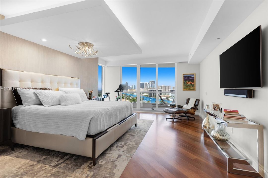 For Sale: $1,999,000 (3 beds, 3 baths, 3173 Square Feet)