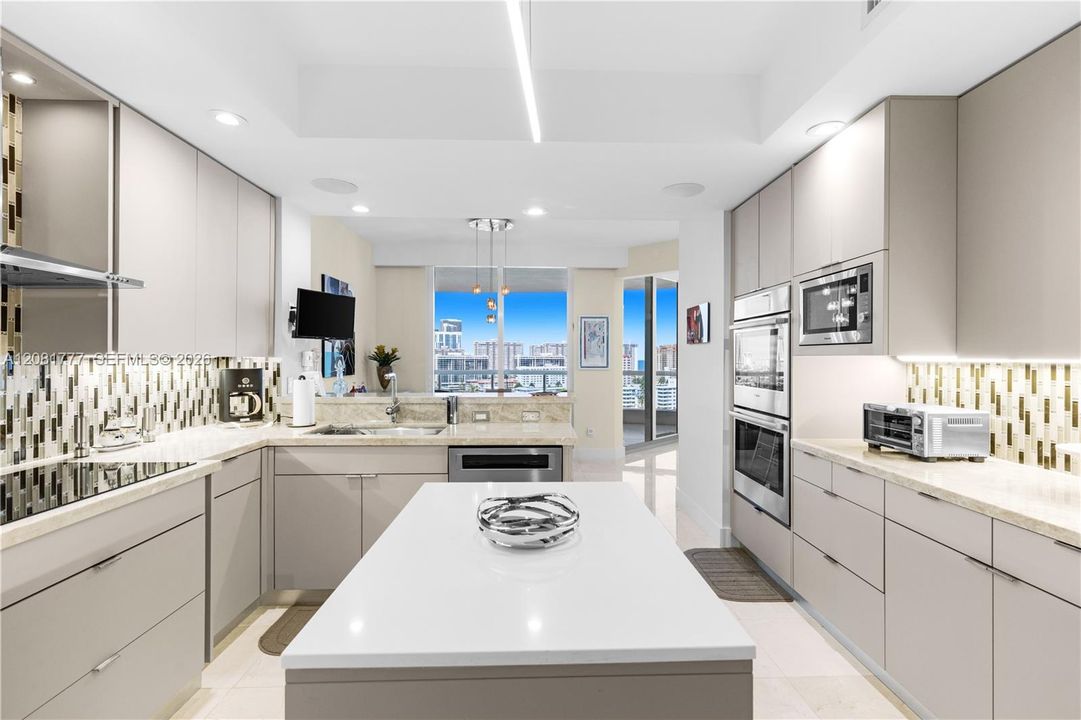 For Sale: $1,999,000 (3 beds, 3 baths, 3173 Square Feet)