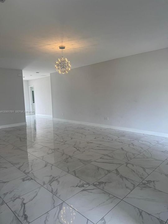 En Renta: $5,500 (3 camas, 2 baños, 2585 Pies cuadrados)