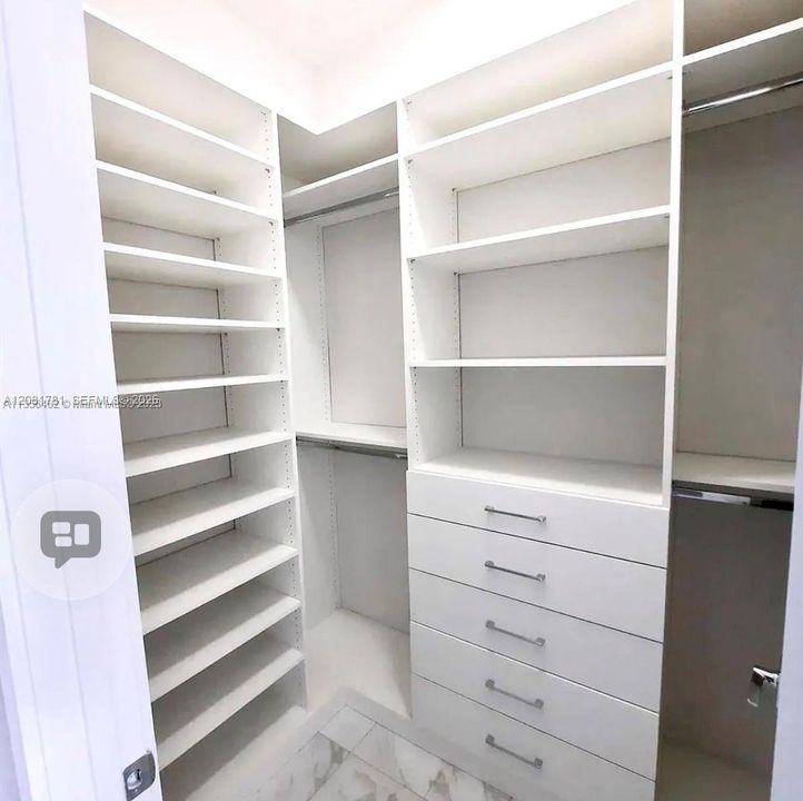 En Renta: $5,500 (3 camas, 2 baños, 2585 Pies cuadrados)
