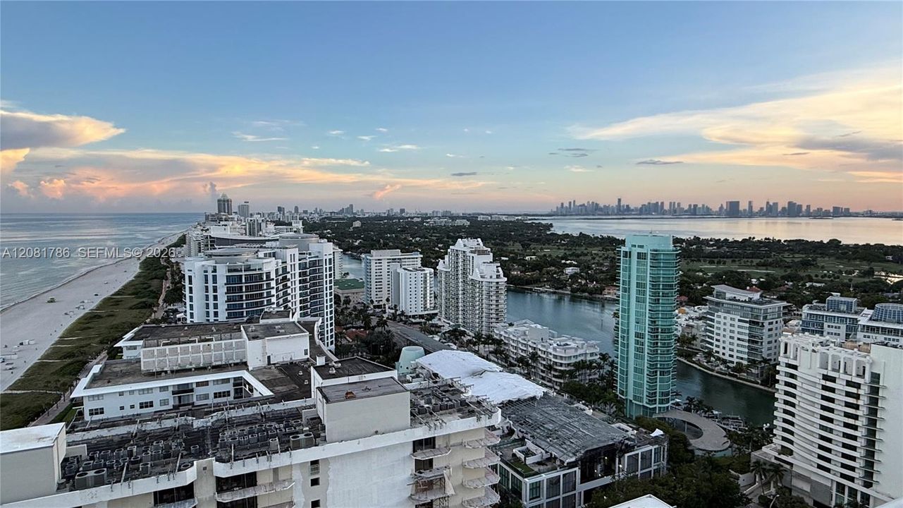 For Sale: $950,000 (1 beds, 1 baths, 940 Square Feet)