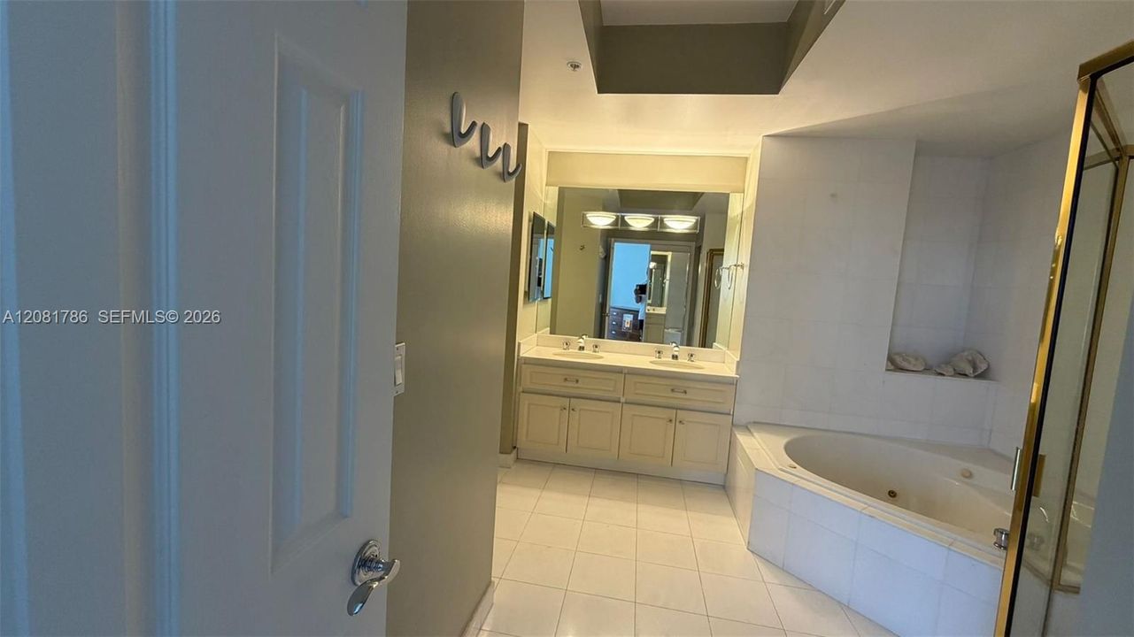 En Venta: $950,000 (1 camas, 1 baños, 940 Pies cuadrados)