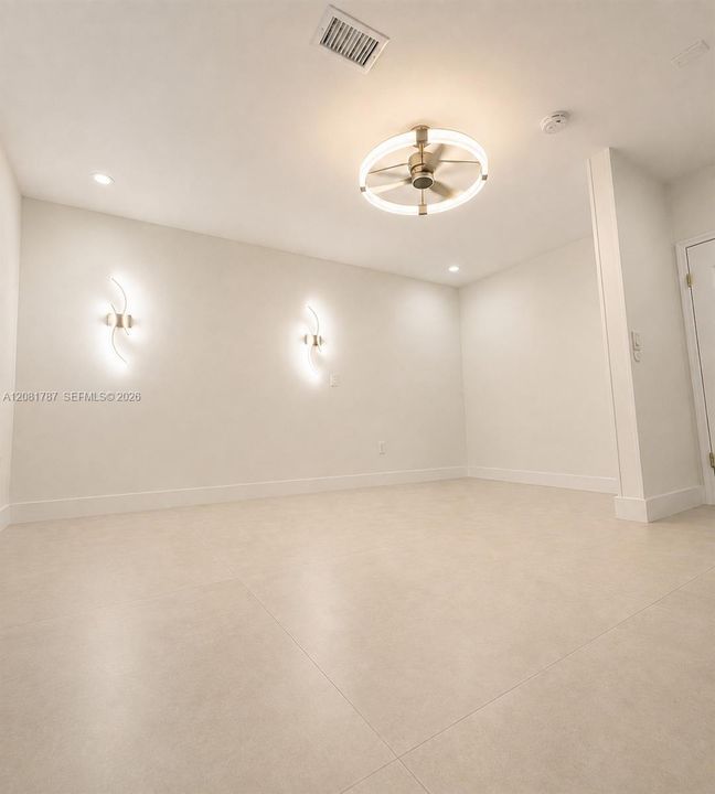 For Sale: $897,000 (5 beds, 2 baths, 1756 Square Feet)