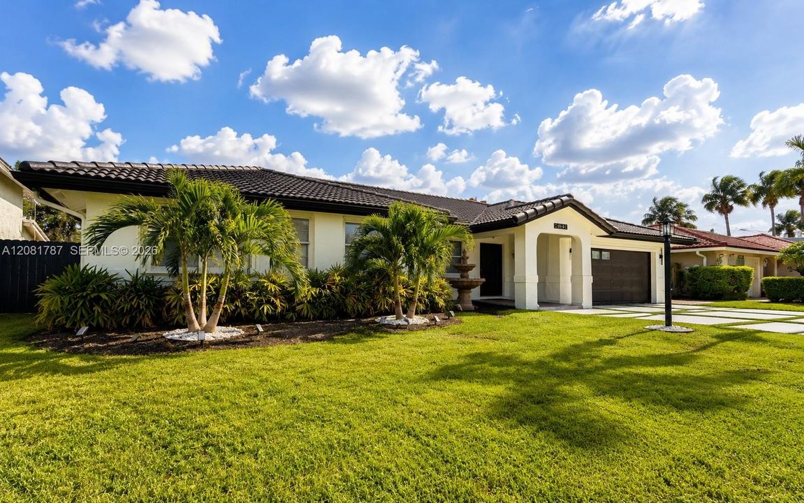 For Sale: $897,000 (5 beds, 2 baths, 1756 Square Feet)
