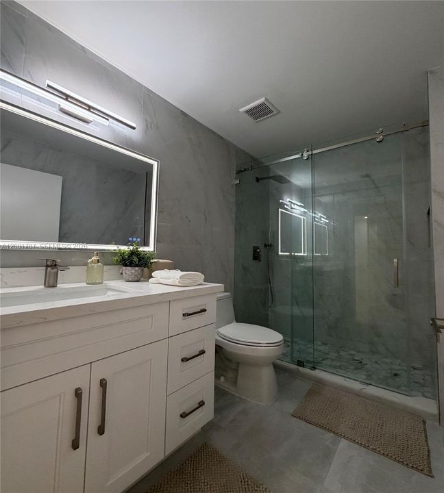 For Sale: $897,000 (5 beds, 2 baths, 1756 Square Feet)