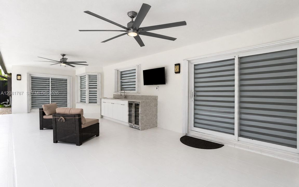 For Sale: $897,000 (5 beds, 2 baths, 1756 Square Feet)