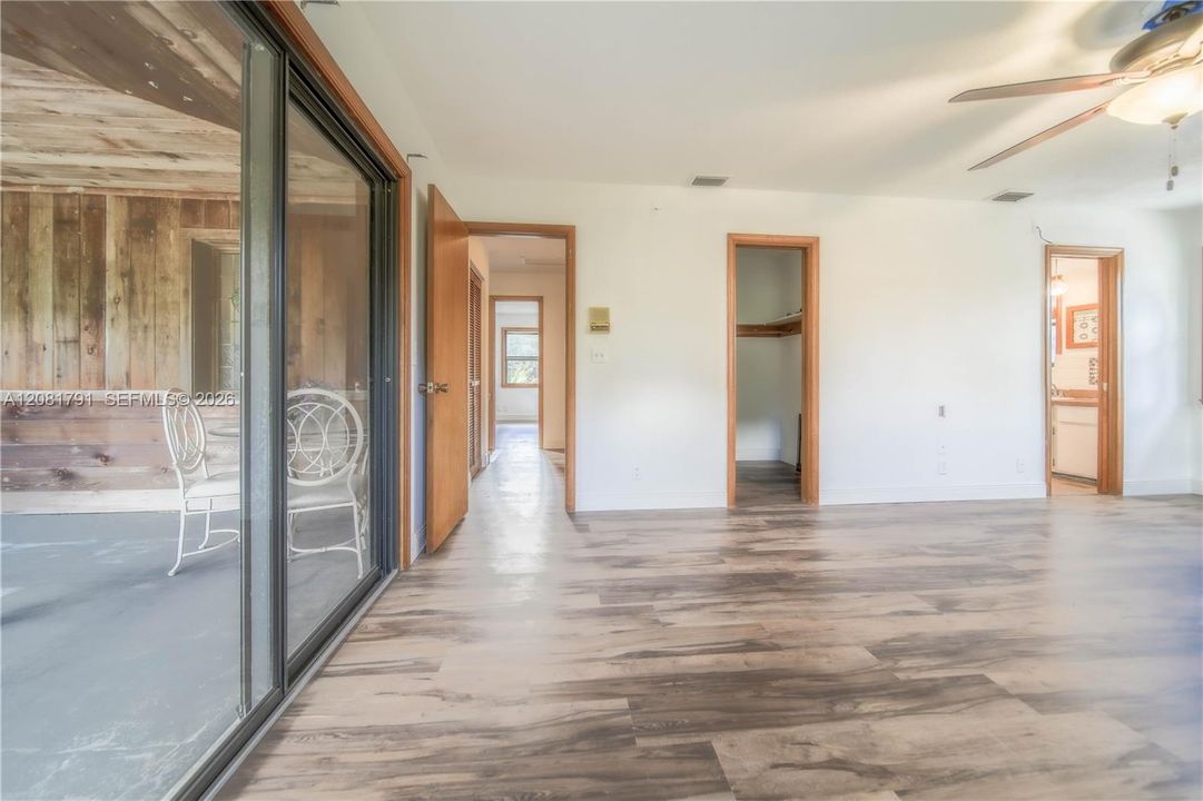 En Venta: $1,300,000 (5 camas, 3 baños, 2722 Pies cuadrados)