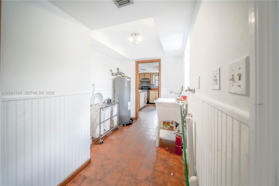 En Venta: $1,300,000 (5 camas, 3 baños, 2722 Pies cuadrados)