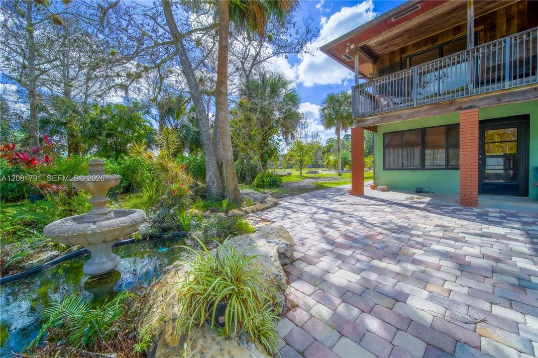En Venta: $1,300,000 (5 camas, 3 baños, 2722 Pies cuadrados)
