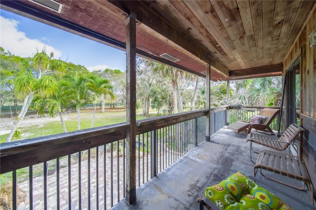 En Venta: $1,300,000 (5 camas, 3 baños, 2722 Pies cuadrados)
