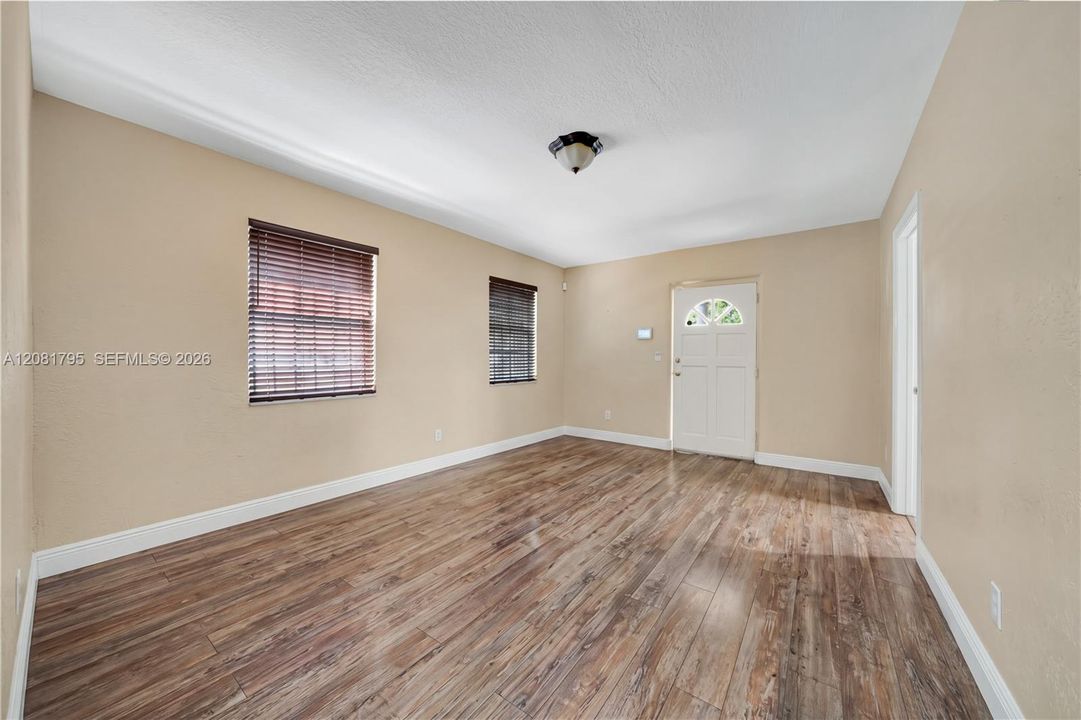 En Venta: $1,250,000 (3 camas, 1 baños, 1195 Pies cuadrados)